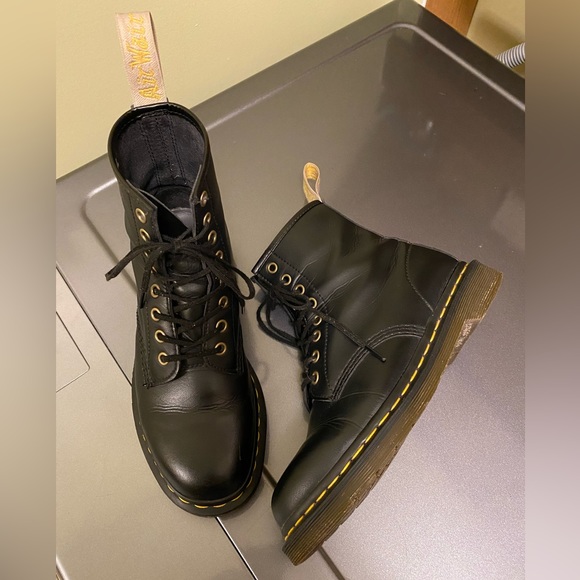 Doc Martens Vegan Leather 1460 8 Eye Lace Up Boots - Picture 2 of 6